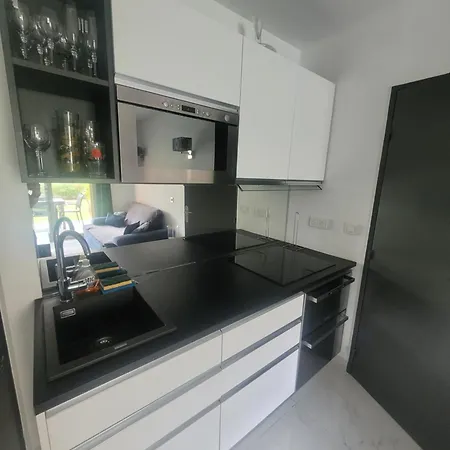 Agreable Et Calme 3 Pieces Terrasse, Piscine, Tennis, דירה